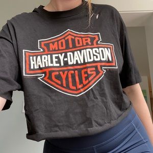 Cropped Harley Davidson tshirt with rips